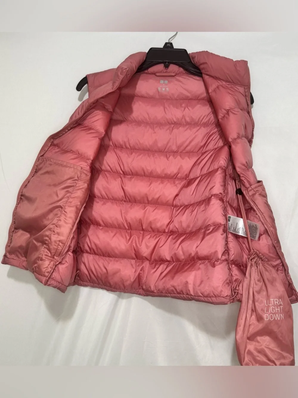 UNIQLO Ultra Light Down Vest Size M - Picture 2 of 7